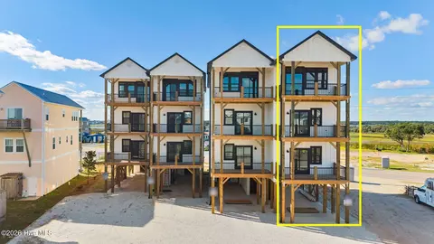 209 Shell Rd #3B, Surf City, NC 28445