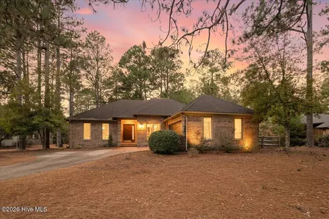 89 Lost Tree Rd, Pinehurst, NC 28374