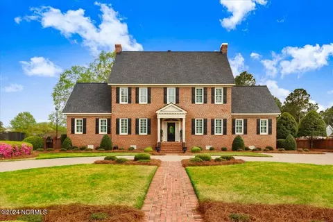604 Hillcrest Pl, Goldsboro, NC 27534
