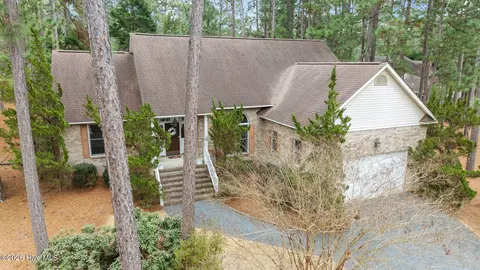 12 Chestnut Ct, Pinehurst, NC 28374