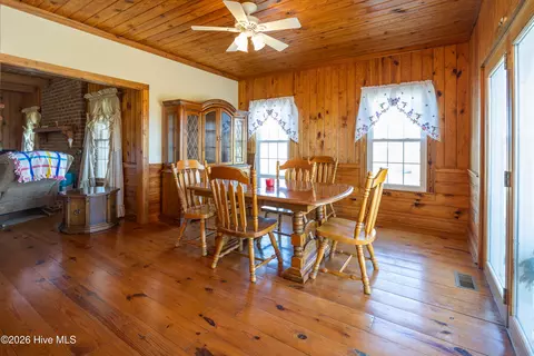 Dining - 10723 Keener Rd, Faison, NC 28341 photo 3 of 4