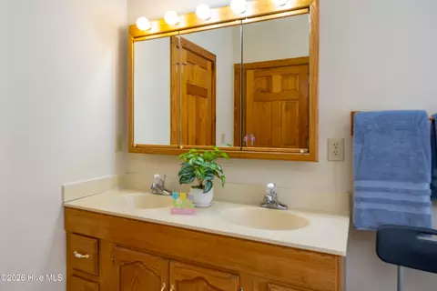 Bath - 10723 Keener Rd, Faison, NC 28341 photo 4 of 5