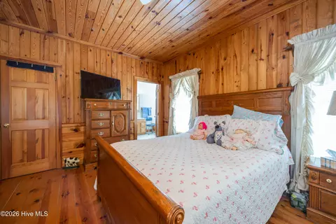 Bedroom - 10723 Keener Rd, Faison, NC 28341 photo 2 of 5