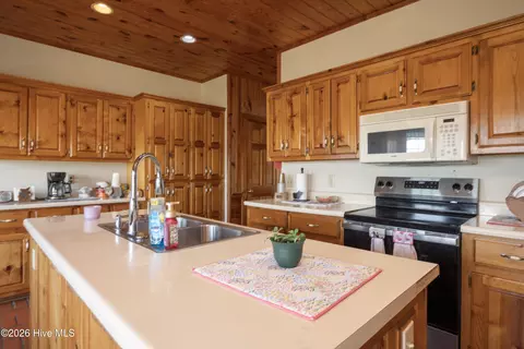 Kitchen - 10723 Keener Rd, Faison, NC 28341 photo 2 of 4