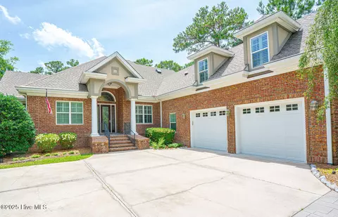 545 Gladstone Cir SW, Ocean Isle Beach, NC 28469
