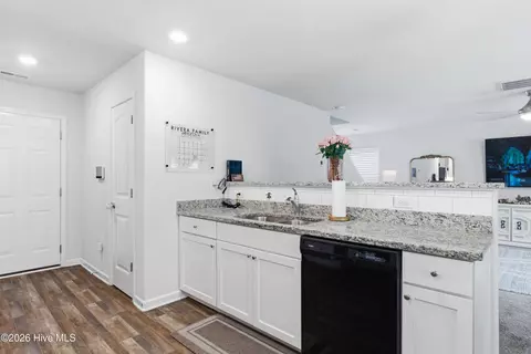 Kitchen - 71 Evening Walk, Hampstead, NC 28443 photo 1 of 2