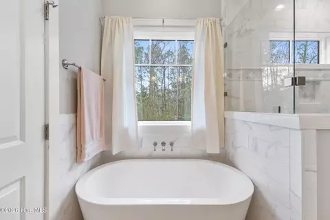 Bath - 104 W High Bluff Dr, Hampstead, NC 28443 photo 2 of 5
