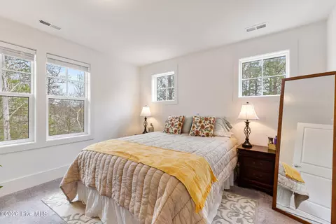 Bedroom - 104 W High Bluff Dr, Hampstead, NC 28443 photo 4 of 5