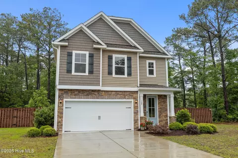108 Henderson Dr, Newport, NC 28570