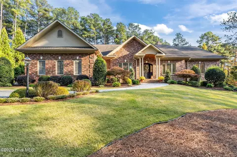 11 Whithorn Ct, Pinehurst, NC 28374