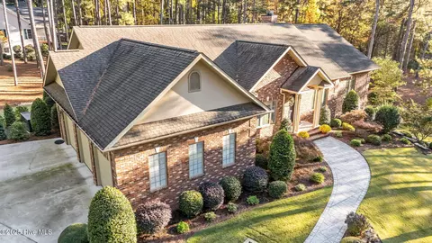 Exterior - 11 Whithorn Ct, Pinehurst, NC 28374 photo 2 of 13