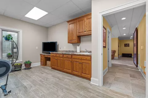 Entry Way - 11 Whithorn Ct, Pinehurst, NC 28374 photo 2 of 2