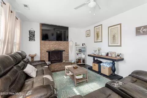 Living - 114 Wolfpack Ct, Havelock, NC 28532 photo 1 of 1