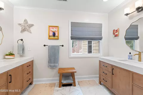 Bath - 765 Sloop Pointe Ln, Kure Beach, NC 28449 photo 6 of 8