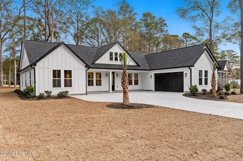 822 Shoreline Dr W, Sunset Beach, NC 28468