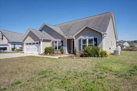 205 Antioch Lakes Rd, New Bern, NC 28560
