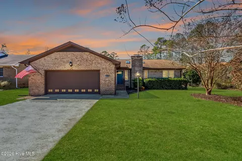 6115 Gondolier Dr, New Bern, NC 28560