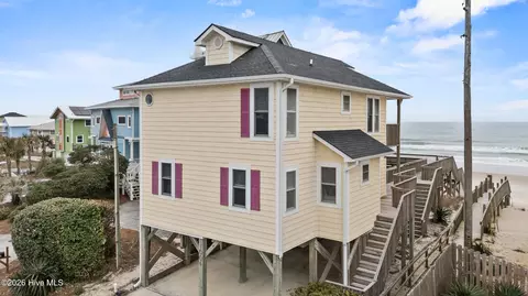 1004 N Shore Dr, Surf City, NC 28445