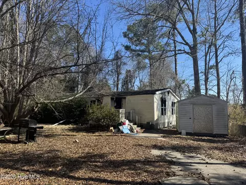 112 Pine Ct, Jacksonville, NC 28540