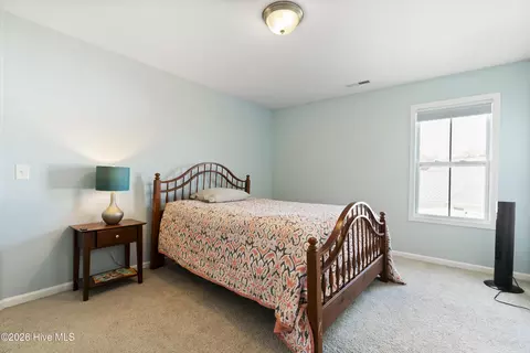 Bedroom - 21 Violetear Rdg, Hampstead, NC 28443 photo 2 of 4
