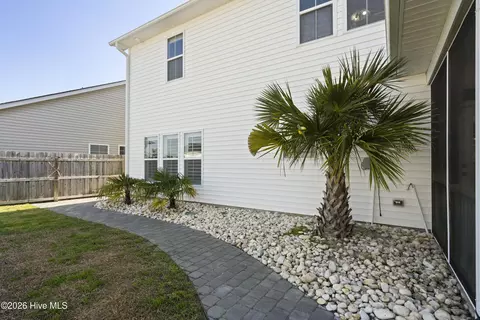 Exterior - 21 Violetear Rdg, Hampstead, NC 28443 photo 5 of 8