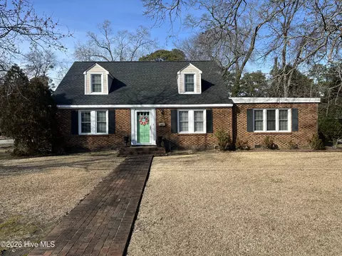 408 W 20th St, Lumberton, NC 28358