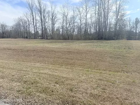 76 Bridgewater Dr S, Bath, NC 27808