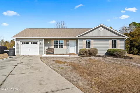201 Michel Ct, Hubert, NC 28539