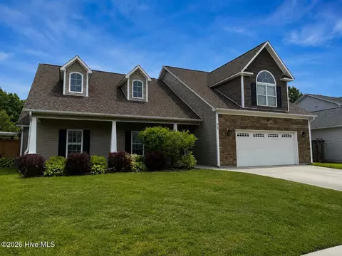 815 Tuscarora Trl, Jacksonville, NC 28546