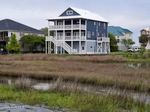 161 Big Hammock Point Rd, Sneads Ferry, NC 28460