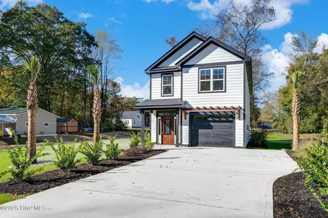 134 Currie St, Wallace, NC 28466