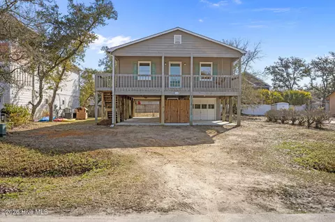 228 NE 52nd St, Oak Island, NC 28465