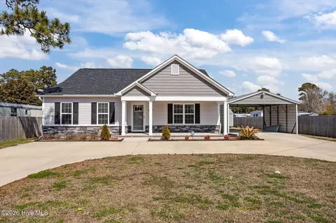 621 W Beaufort Rd, Beaufort, NC 28516