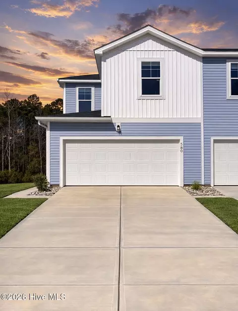 590 Sandy Hollow Dr, Jacksonville, NC 28540