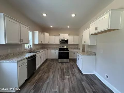 Kitchen - 503 Nc Hwy 172, Hubert, NC 28539 photo 1 of 1