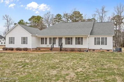 2741 Beddard Rd, Grimesland, NC 27837