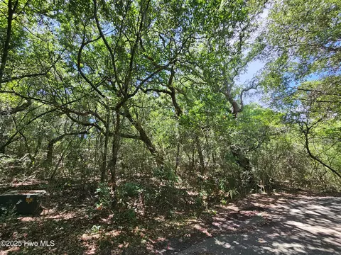 5 Brunswick Ct, Bald Head Island, NC 28461