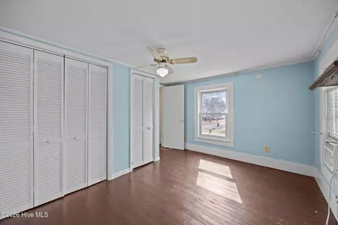 Bedroom - 489 E Pungo St, Belhaven, NC 27810 photo 4 of 9