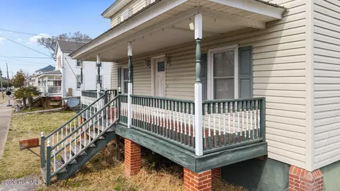 Exterior - 489 E Pungo St, Belhaven, NC 27810 photo 7 of 12