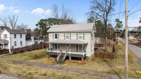 Exterior - 489 E Pungo St, Belhaven, NC 27810 photo 9 of 12
