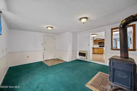 Living - 489 E Pungo St, Belhaven, NC 27810 photo 6 of 6