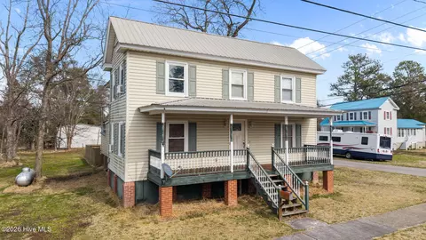 Exterior - 489 E Pungo St, Belhaven, NC 27810 photo 3 of 12