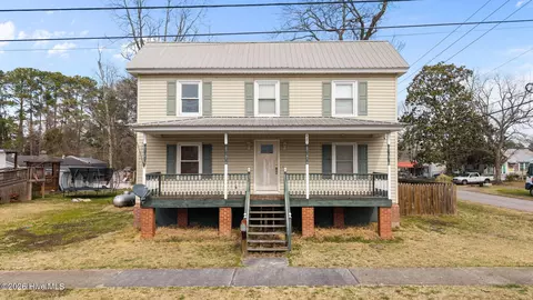 489 E Pungo St, Belhaven, NC 27810