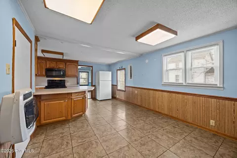 Kitchen - 489 E Pungo St, Belhaven, NC 27810 photo 4 of 4