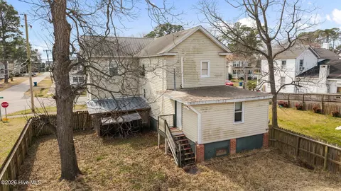 Exterior - 489 E Pungo St, Belhaven, NC 27810 photo 6 of 12
