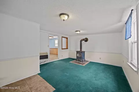 Living - 489 E Pungo St, Belhaven, NC 27810 photo 5 of 6