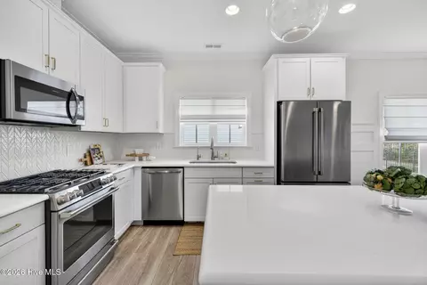 Kitchen - 96 Bowman Field Cir, Hampstead, NC 28443 photo 6 of 6