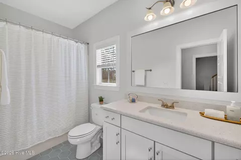 Bath - 96 Bowman Field Cir, Hampstead, NC 28443 photo 4 of 5