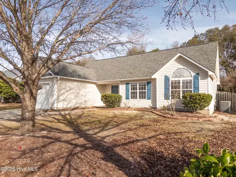 717 Windgate Dr, Wilmington, NC 28412
