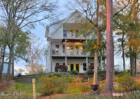 103 SE 27th St, Oak Island, NC 28465
